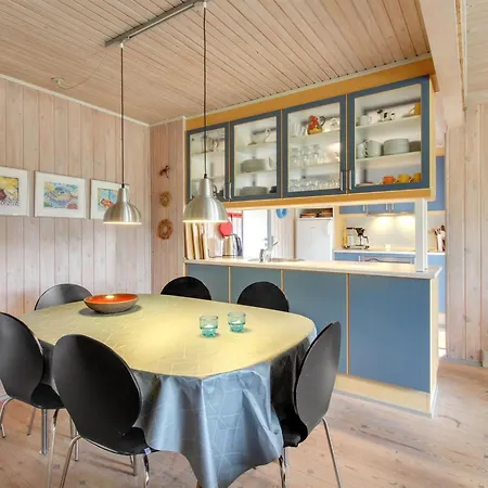 Thurgot - 720m To The Fjord By Interhome Feriehus