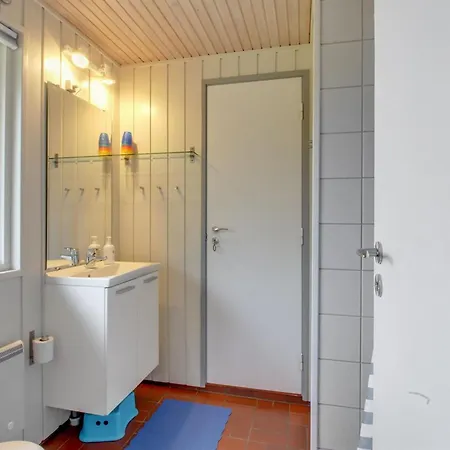 Thurgot - 720m To The Fjord By Interhome Feriehus